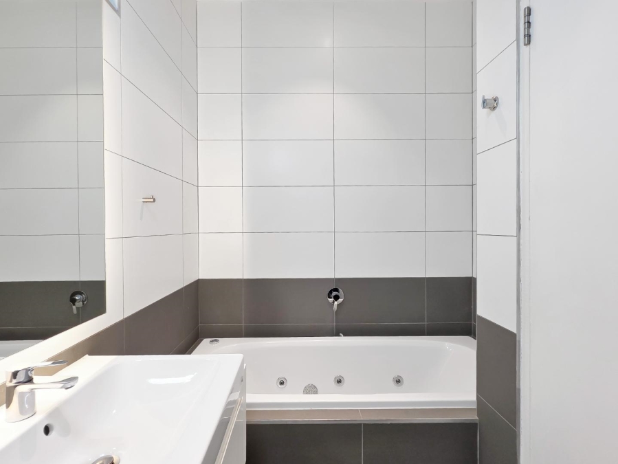 2 Bedroom Property for Sale in Green Point Western Cape